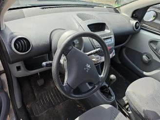 Peugeot 107 107, Hatchback, 2005 / 2014 1.0 12V picture 19