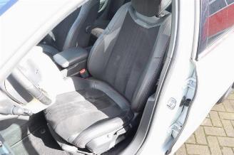 Peugeot 308 308 SW (L4/L9/LC/LJ/LR), Combi 5-drs, 2014 / 2021 1.2 12V e-THP PureTech 130 picture 25