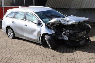 Vrakbiler auto Kia Cee d Ceed Sportswagon (CDF), Combi 5-drs, 2018 1.0i T-GDi 12V 2022/4
