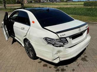 Mercedes E-klasse E-Klasse AMG (W212), Sedan, 2009 / 2016 5.5 E-63 S AMG V8 32V 4-Matic picture 5