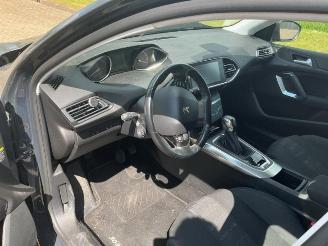 Peugeot 308 308 SW (L4/L9/LC/LJ/LR), Combi 5-drs, 2014 / 2021 1.2 12V e-THP PureTech 110 picture 10