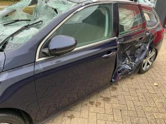 Peugeot 308 308 SW (L4/L9/LC/LJ/LR), Combi 5-drs, 2014 / 2021 1.2 12V e-THP PureTech 130 picture 13