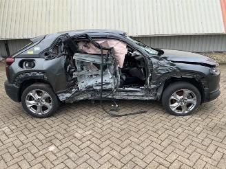 Vrakbiler auto Mazda MX-30 MX-30, SUV, 2020 e-SkyActiv 145 2021/5