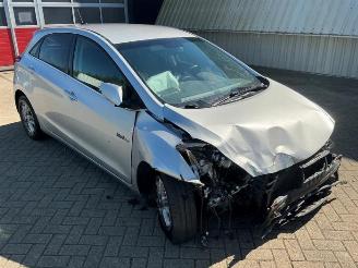 Vrakbiler auto Hyundai I-30 i30 (GDHB5), Hatchback, 2011 1.6 GDI Blue 16V 2015/11