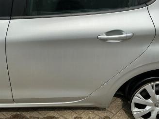 Peugeot 208 208 I (CA/CC/CK/CL), Hatchback, 2012 / 2019 1.6 Blue HDi 100 picture 15