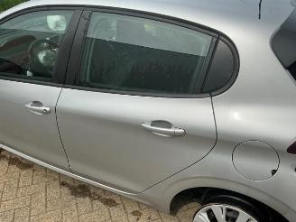 Peugeot 208 208 I (CA/CC/CK/CL), Hatchback, 2012 / 2019 1.6 Blue HDi 100 picture 14