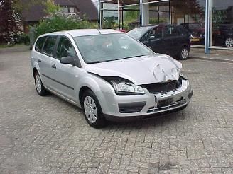 Vrakbiler auto Ford Focus 1.6 2006/9