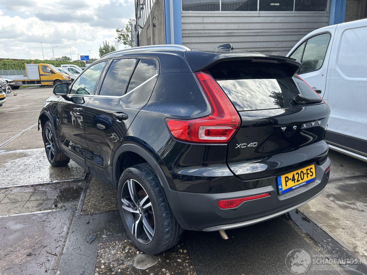 Volvo XC40 1.5 T4   RECHARGE INSCRIPTION