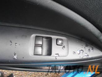 Mitsubishi Space-star Space Star (A0), Hatchback, 2012 1.0 12V picture 10