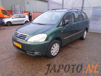 Vrakbiler auto Toyota Avensis-verso Avensis Verso (M20), MPV, 2001 / 2005 2.0 D-4D 16V 2002/6