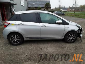 Toyota Yaris Yaris III (P13), Hatchback, 2010 / 2020 1.5 16V Hybrid picture 4
