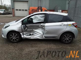 Toyota Yaris Yaris III (P13), Hatchback, 2010 / 2020 1.5 16V Hybrid picture 8