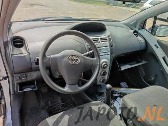 Toyota Yaris Yaris II (P9), Hatchback, 2005 / 2014 1.3 16V VVT-i picture 11