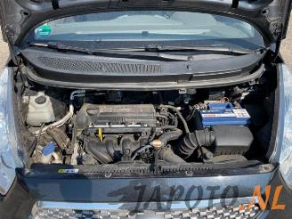 Kia Venga Venga, MPV, 2010 / 2019 1.6 CVVT 16V picture 12