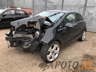 krockskadad bil auto Kia Rio Rio III (UB), Hatchback, 2011 / 2017 1.2 CVVT 16V 2012/4