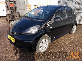 Coche siniestrado Toyota Aygo Aygo (B10), Hatchback, 2005 / 2014 1.0 12V VVT-i 2007/8