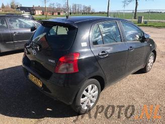 Toyota Yaris Yaris II (P9), Hatchback, 2005 / 2014 1.3 16V VVT-i picture 4