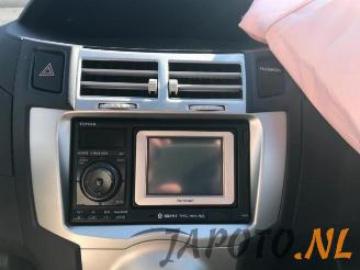 Toyota Yaris Yaris II (P9), Hatchback, 2005 / 2014 1.3 16V VVT-i picture 13