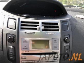 Toyota Yaris Yaris II (P9), Hatchback, 2005 / 2014 1.3 16V VVT-i picture 13