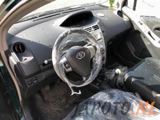 Toyota Yaris Yaris II (P9), Hatchback, 2005 / 2014 1.3 16V VVT-i picture 10