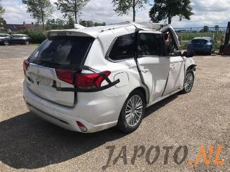 Mitsubishi Outlander Outlander (GF/GG), SUV, 2012 2.4 16V PHEV 4x4 picture 10