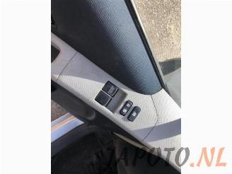 Toyota Yaris Yaris II (P9), Hatchback, 2005 / 2014 1.33 16V Dual VVT-I picture 11