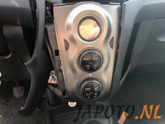 Toyota Yaris Yaris II (P9), Hatchback, 2005 / 2014 1.33 16V Dual VVT-I picture 17