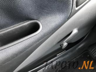 Toyota Yaris Yaris (P1), Hatchback, 1999 / 2005 1.0 16V VVT-i picture 10