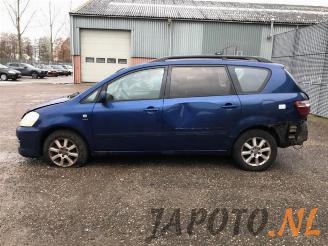 Toyota Avensis-verso Avensis Verso (M20), MPV, 2001 / 2005 2.0 16V VVT-i D-4 picture 2