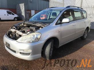 Uttjänta bilar auto Toyota Avensis-verso Avensis Verso (M20), MPV, 2001 / 2005 2.0 16V VVT-i D-4 2005/11