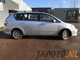 Toyota Avensis-verso Avensis Verso (M20), MPV, 2001 / 2005 2.0 16V VVT-i D-4 picture 4
