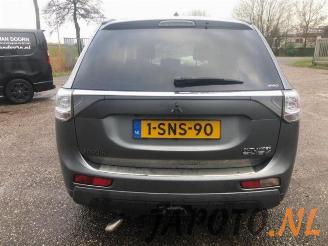 Mitsubishi Outlander Outlander (GF/GG), SUV, 2012 2.0 16V PHEV 4x4 picture 6