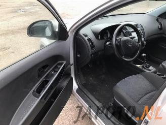 Kia Cee d Cee'd Sporty Wagon (EDF), Combi, 2007 / 2012 1.4 16V picture 9