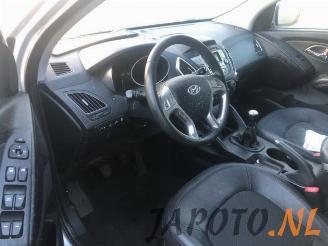 Hyundai Ix35 iX35 (LM), SUV, 2009 / 2015 2.0 16V picture 14