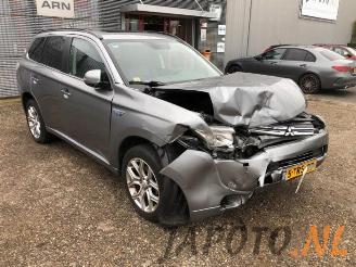 Mitsubishi Outlander Outlander (GF/GG), SUV, 2012 / 2022 2.0 16V PHEV 4x4 picture 7