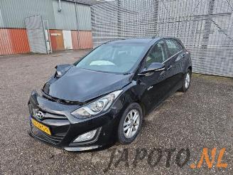 Uttjänta bilar auto Hyundai I-30 i30 (GDHB5), Hatchback, 2011 1.6 GDI Blue 16V 2013/2