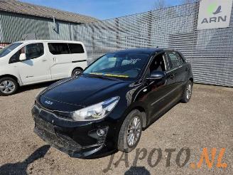 Vrakbiler auto Kia Rio Rio IV (YB), Hatchback, 2017 1.0i T-GDi 100 MHEV 2022/4