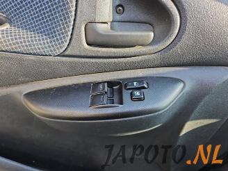 Toyota Yaris Yaris (P1), Hatchback, 1999 / 2005 1.0 16V VVT-i picture 13