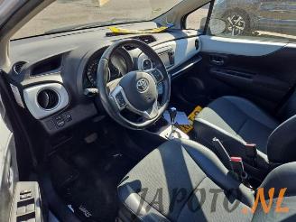 Toyota Yaris Yaris III (P13), Hatchback, 2010 / 2020 1.5 16V Hybrid picture 14