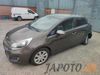 Vrakbiler auto Kia Rio Rio III (UB), Hatchback, 2011 / 2017 1.2 CVVT 16V 2012/1