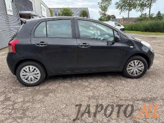 Toyota Yaris Yaris II (P9), Hatchback, 2005 / 2014 1.3 16V VVT-i picture 5