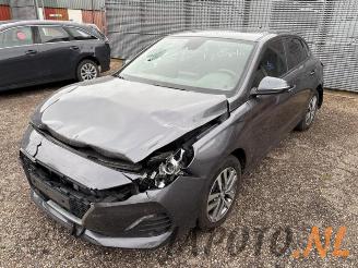 Vrakbiler auto Hyundai I-30 i30 Fastback (PDEBA/PEDBC), Liftback, 2017 1.0 T-GDI 12V 2019/0