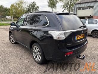 Mitsubishi Outlander Outlander (GF/GG), SUV, 2012 / 2022 2.0 16V PHEV 4x4 picture 3