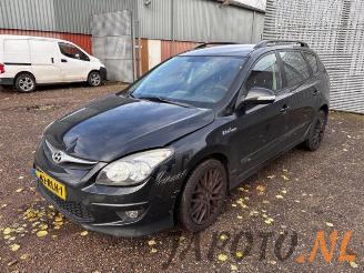 Coche siniestrado Hyundai I-30 i30 Crosswagon (WWH), Combi, 2007 / 2012 1.6 CVVT 16V 2011/6
