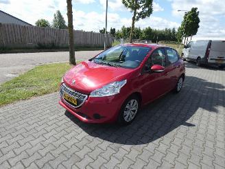 Peugeot 208 1.2 PT Blue Lease picture 8