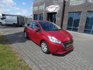 Peugeot 208 1.2 PT Blue Lease picture 2