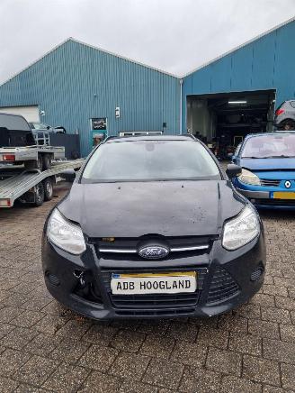 Avarii autoturisme Ford Focus 3 Wagon Combi 1.0 Ti-VCT EcoBoost 12V 100 (M2DA(Euro 5)) [74kW] 2013/1