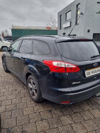 Ford Focus 3 Wagon Combi 1.0 Ti-VCT EcoBoost 12V 100 (M2DA(Euro 5)) [74kW] picture 6