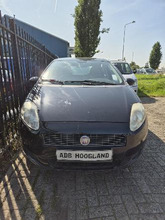 Vrakbiler auto Fiat Grande Punto (199) Hatchback 1.2 (199.A.4000(Euro 4)) [48kW] 5-BAK 2007/1