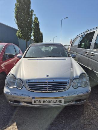 Vrakbiler auto Mercedes C-klasse C (W203) Sedan 2.0 C-180 16V (M111.951) [95kW] 6-BAK 2001/1